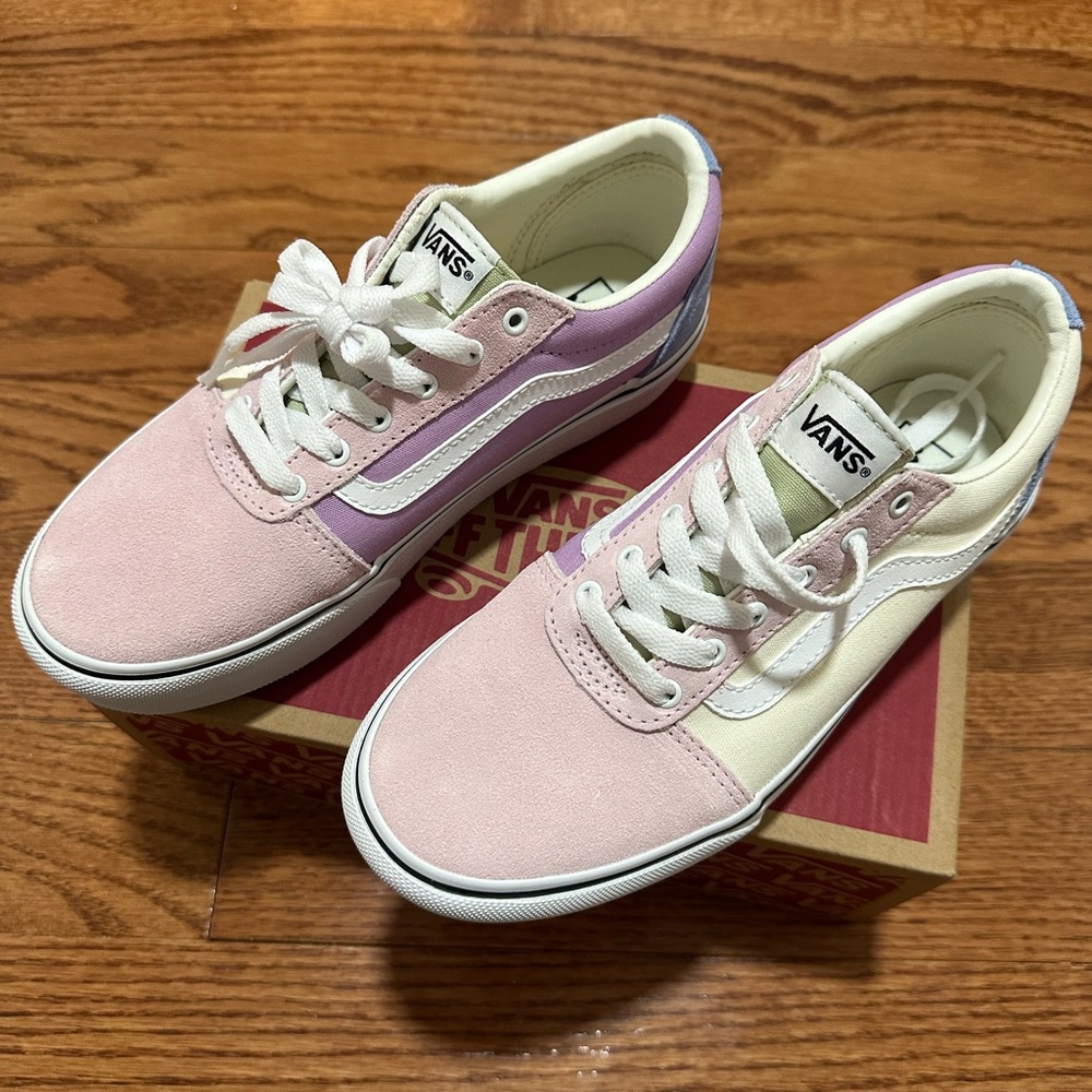 NWT Ward Platform Color Block Sneakers, Missy/Youth, Size 4